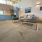 Arriva Villa Sivota