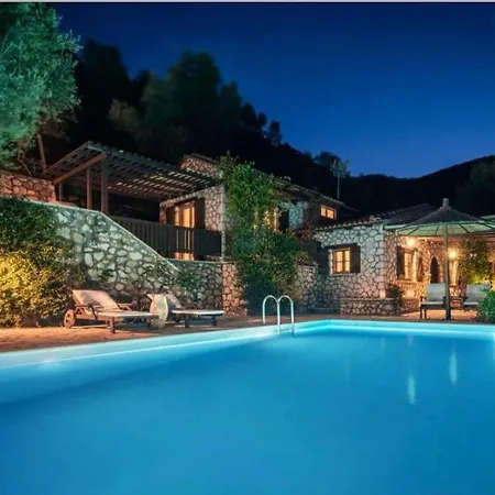 Arriva Villa Syvota